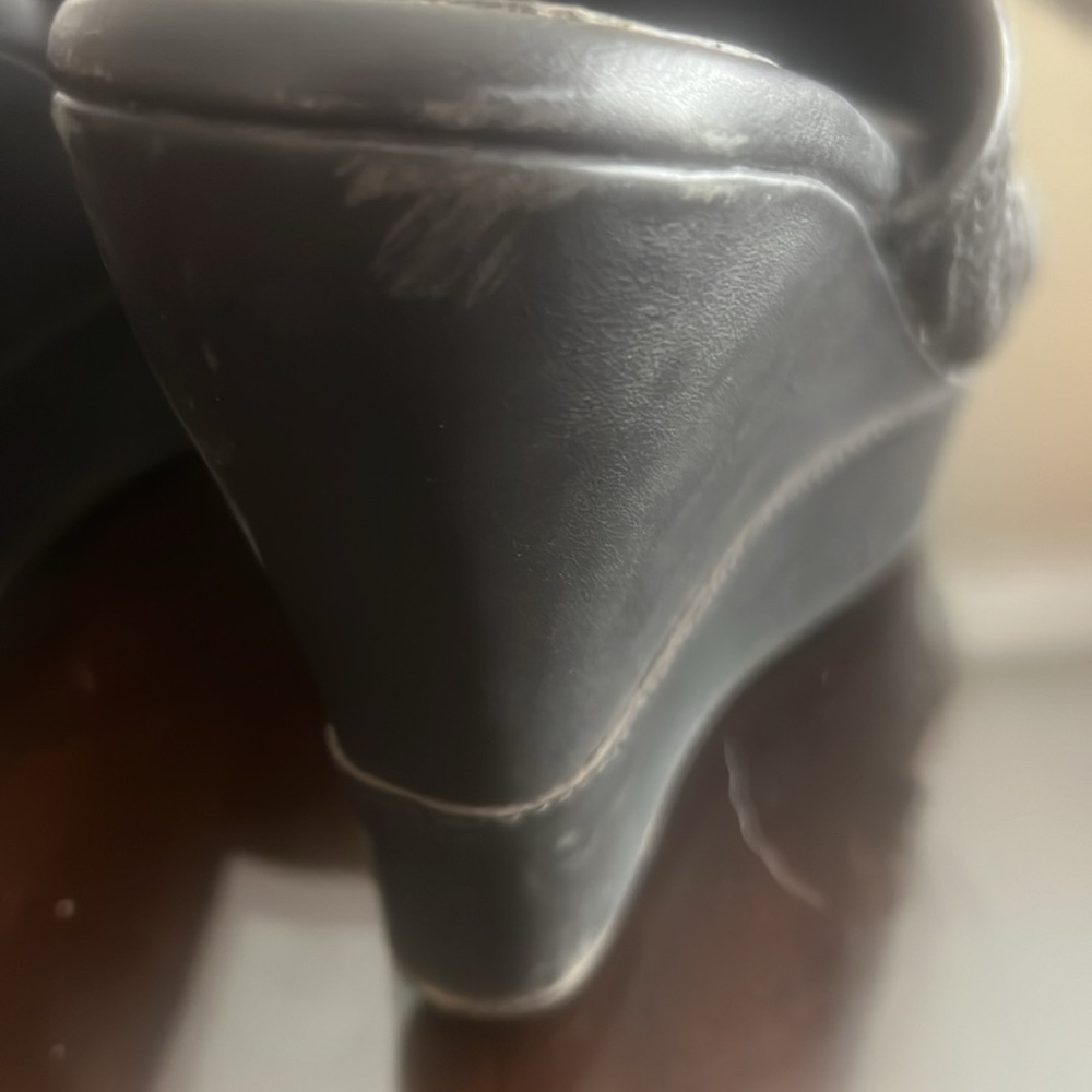 Ugg Slides - image 5